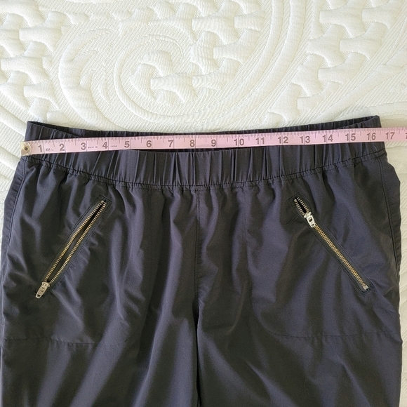 Athleta Women's Joggers Black Front Zip Pockets Lightweight Pull On Size 14 - Picture 10 of 13